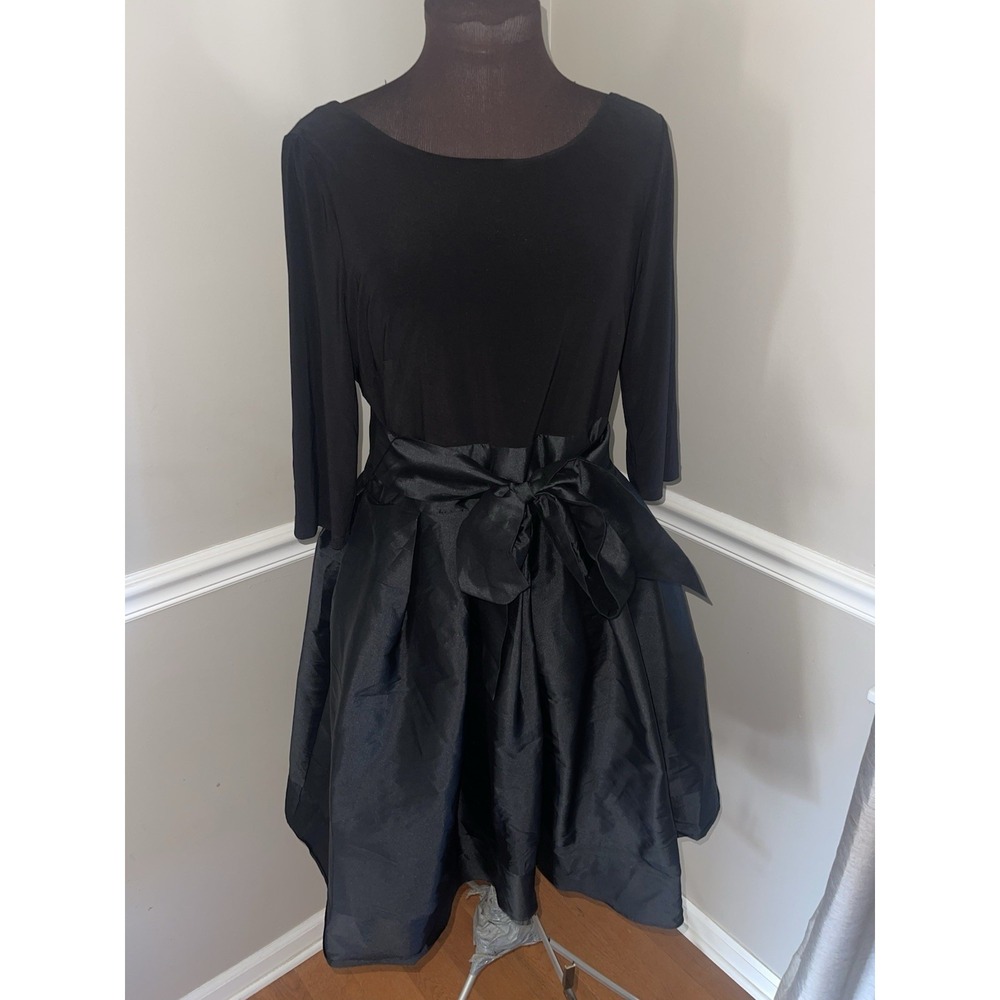 Adrianna Papell Black Party Dress Fit Flare Taffeta Skirt Bow Waist Size‎ 12